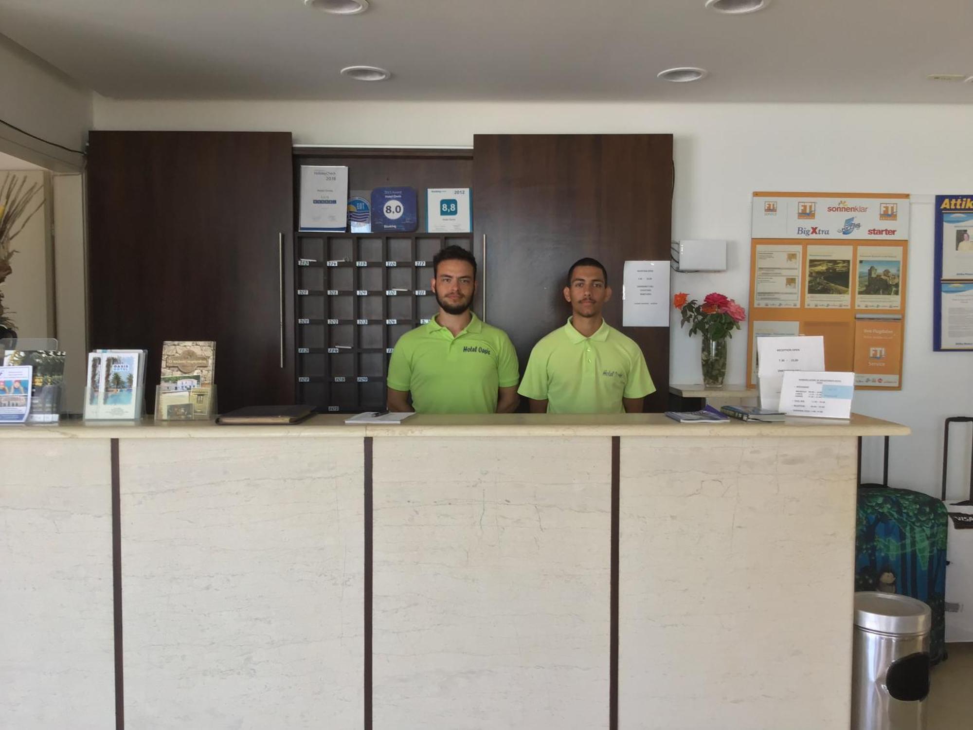 Hotel Oasis Kyparissia Bagian luar foto