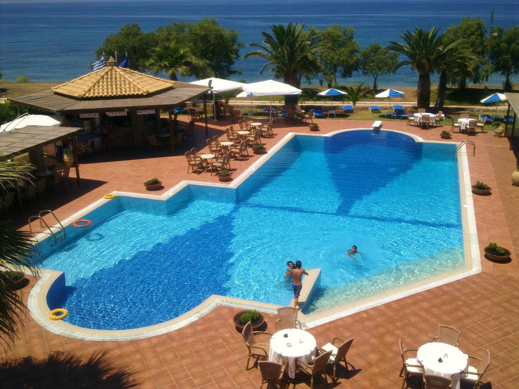 Hotel Oasis Kyparissia Bagian luar foto