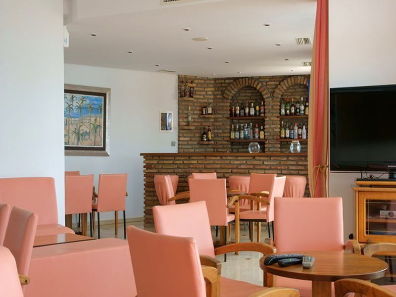 Hotel Oasis Kyparissia Bagian luar foto