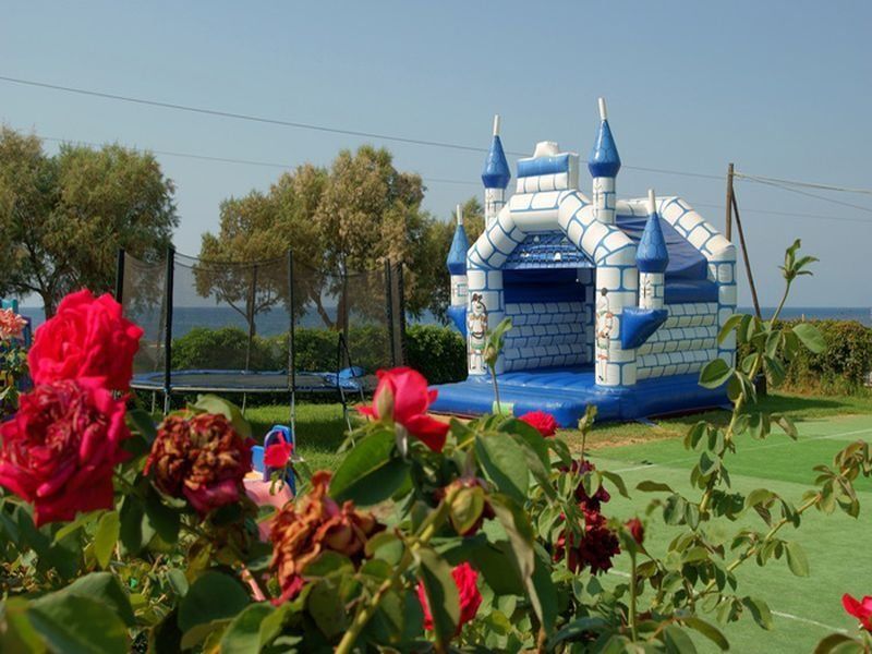 Hotel Oasis Kyparissia Bagian luar foto