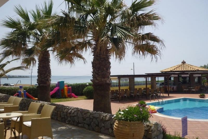 Hotel Oasis Kyparissia Bagian luar foto